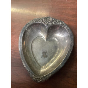 Vintage International Silver Laurel Mist 648 7 X 6 Heart Shaped Dish